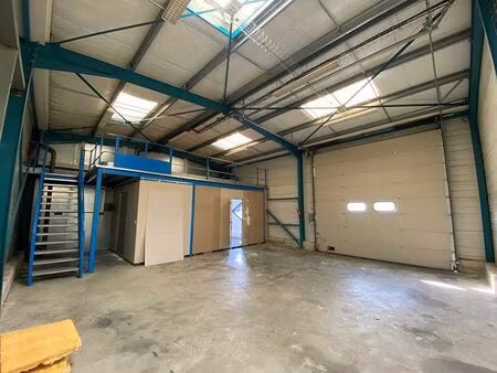 location local d'activités marcoussis 176 m²