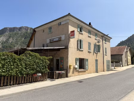 achat maison 10 pièces 201m² rochebrune 05190