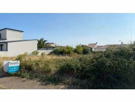 vente terrain à saint-gilles-croix-de-vie croix de vie (85800) : à vendre / 712m² saint-gi