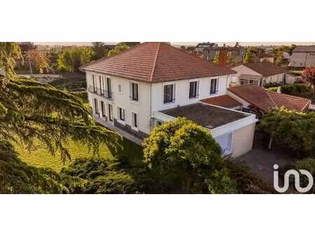 maison contemporaine avec jardin et terrasse ennezat (63)