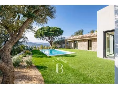 sainte-maxime - proche centre - villa de plain-pied avec piscine et garage