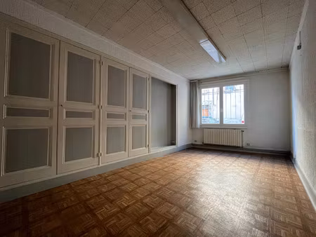 location bureau 3 pièces 75 m² à crest (26400)