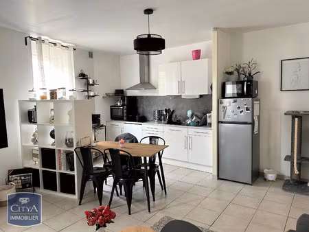 location appartement 2 pièces 54 m² à cholet (49300)
