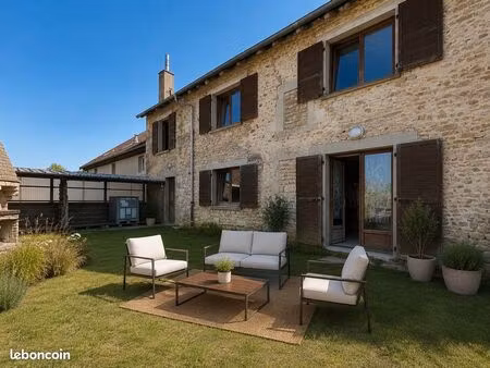 maison de village 6 pièces 207 m²