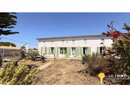 maison charentaise en viager occupé avec belle dépendance