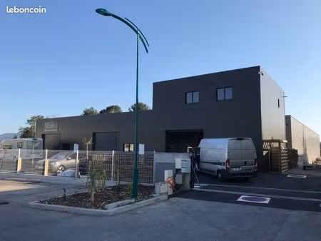 location bureau 1er étage  zac des ferrieres le muy