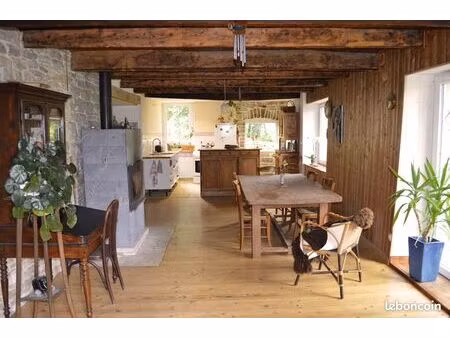ancienne ferme 145m2 + dépendances