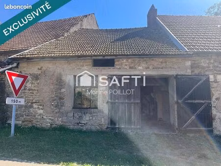 immeuble 45 m² saussey