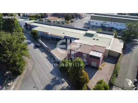 entrepôt 2000 m² carros