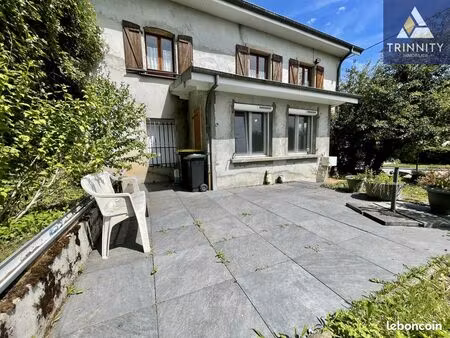 maison 8 pièces 240 m²