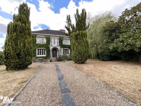 maison 9 pièces 220 m²