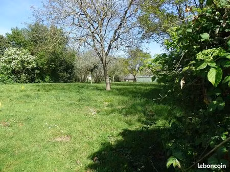 terrain 835 m² théhillac