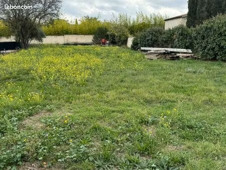 terrain 817 m² rochefort-du-gard