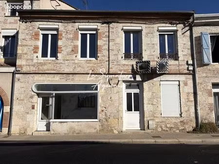 immeuble 341 m² bon-encontre