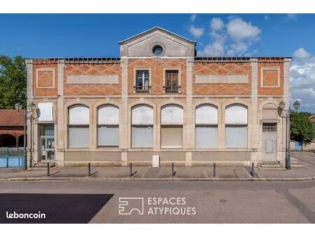 immeuble 18 pièces 550 m²