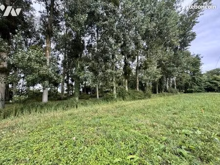 terrain 600 m² areines