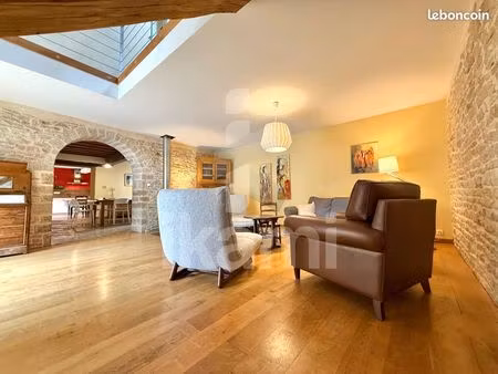 maison 10 pièces 258 m²