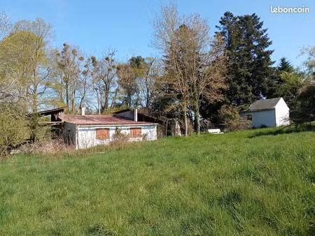 maison en pleine nature 1/2 hectare de terrain avec rivière