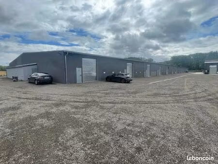 local d'activité 4 600 m²