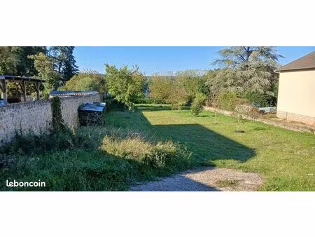 terrain constructible de 1141m2