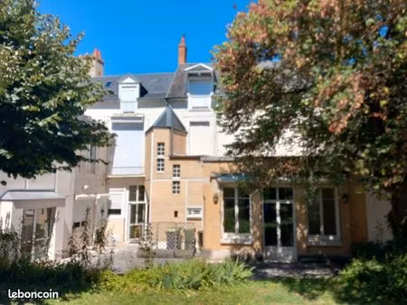 orléans : grande maison de caractère en hyper-centre