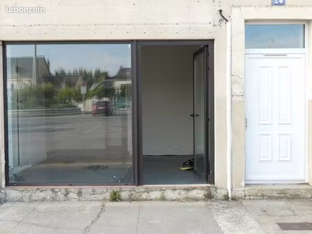 local commercial sur une des places principales de nogent