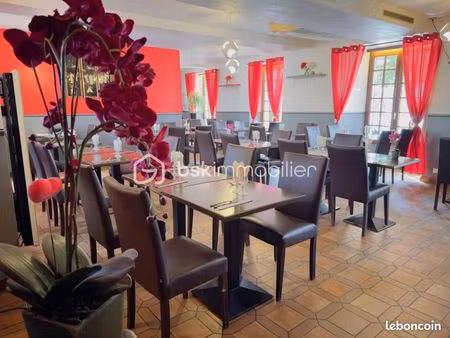 local restaurant 311 m²