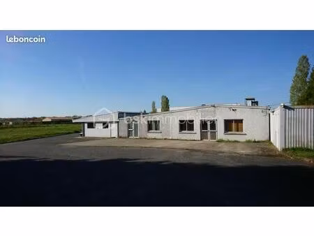 immeuble 15 pièces 1 200 m²