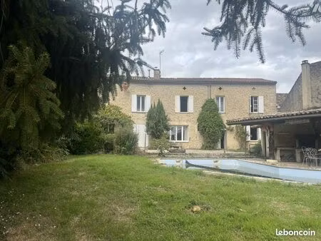 maison 8 pièces 250 m²