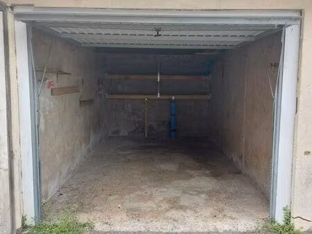 parking/box 15 m² mesnil val