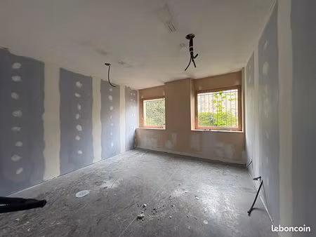 bien-être  bureaux  santé 16 m² le puy en velay