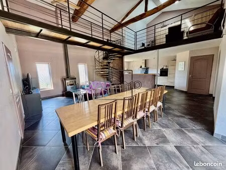 maison 7 pièces 233 m²