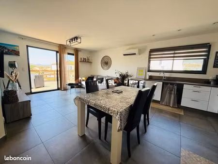 villa 4 pièces 80 m²