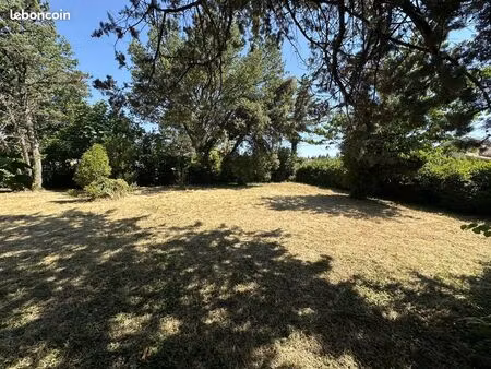 terrain 500 m² sarrians