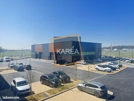 local d'activité 922 m²