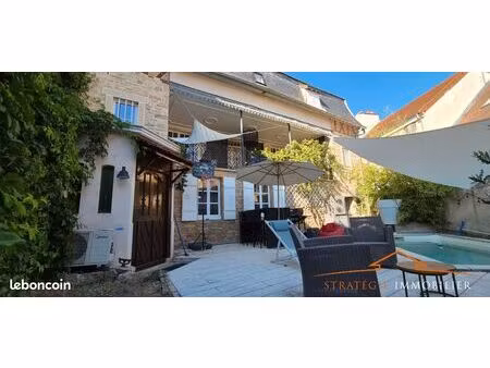 maison 11 pièces 336 m²