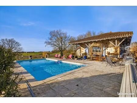 ferme 7 pièces 240 m²