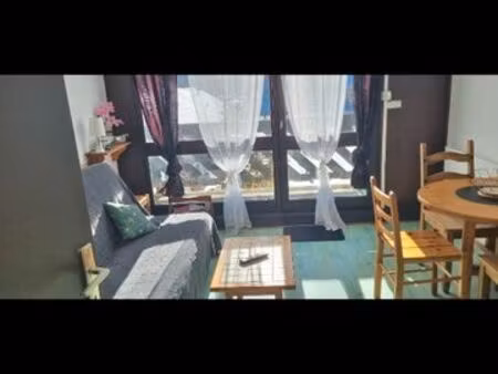 studio grand balcon pied des pistes et randonné