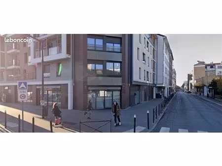 boutique 120 m² bois colombes