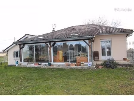 villa 4 pièces 100 m²