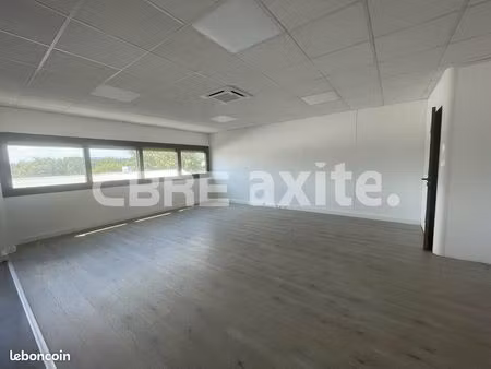 bureaux 61 m²