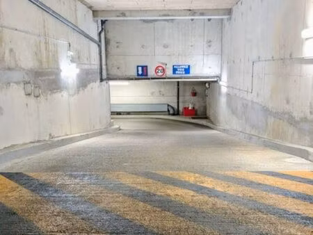 lot de 6 places de parking