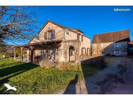 maison 11 pièces 315 m²