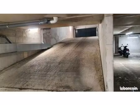 emplacement de parking en sous sol à 2 pas de la gare rer de cergy saint christophe
