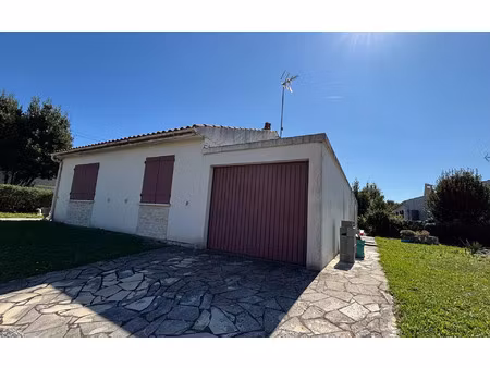 location maison  m² t-3 à aytré  950 €