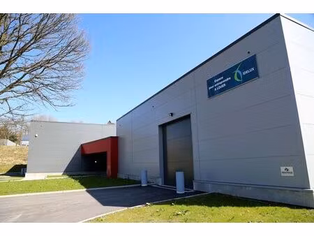 houffalize : hall relais de 480 m² à louer