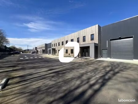 local d'activité 554 m²