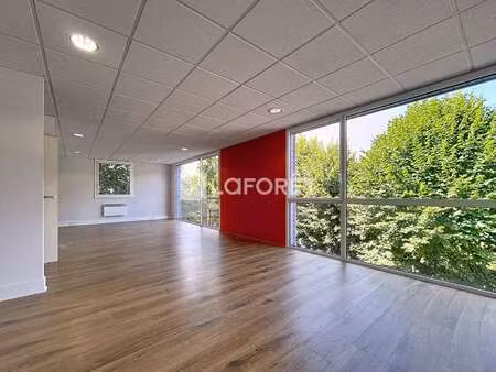 vente bureaux et commerces à elbeuf (76500) : à vendre / 192m² elbeuf