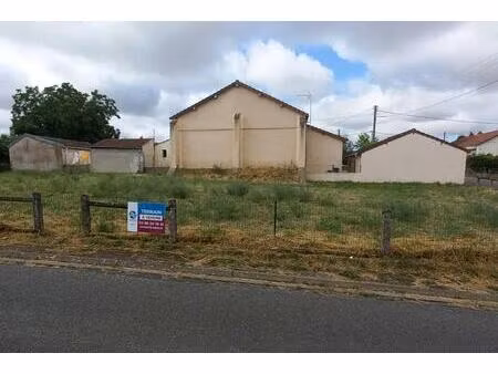 terrain à bâtir - 823 m²