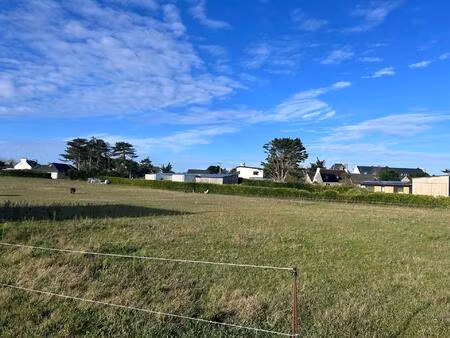 terrain de 1593 m2 dont 619 m2 de constructible